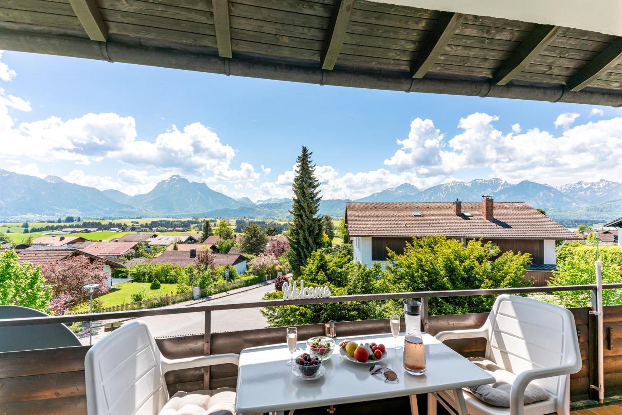 Neuschwanstein-Blick Apartment Fussen Bagian luar foto